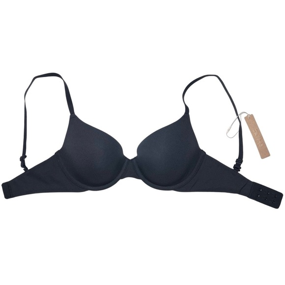 SKIMS Fits Everybody T-Shirt Bra in Onyx - Picture 2 of 5